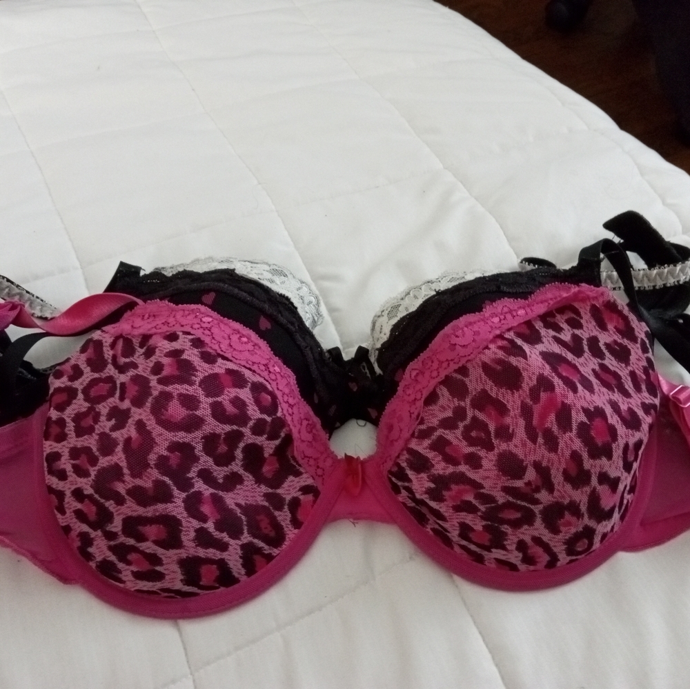 3 pieces different colors Bra's